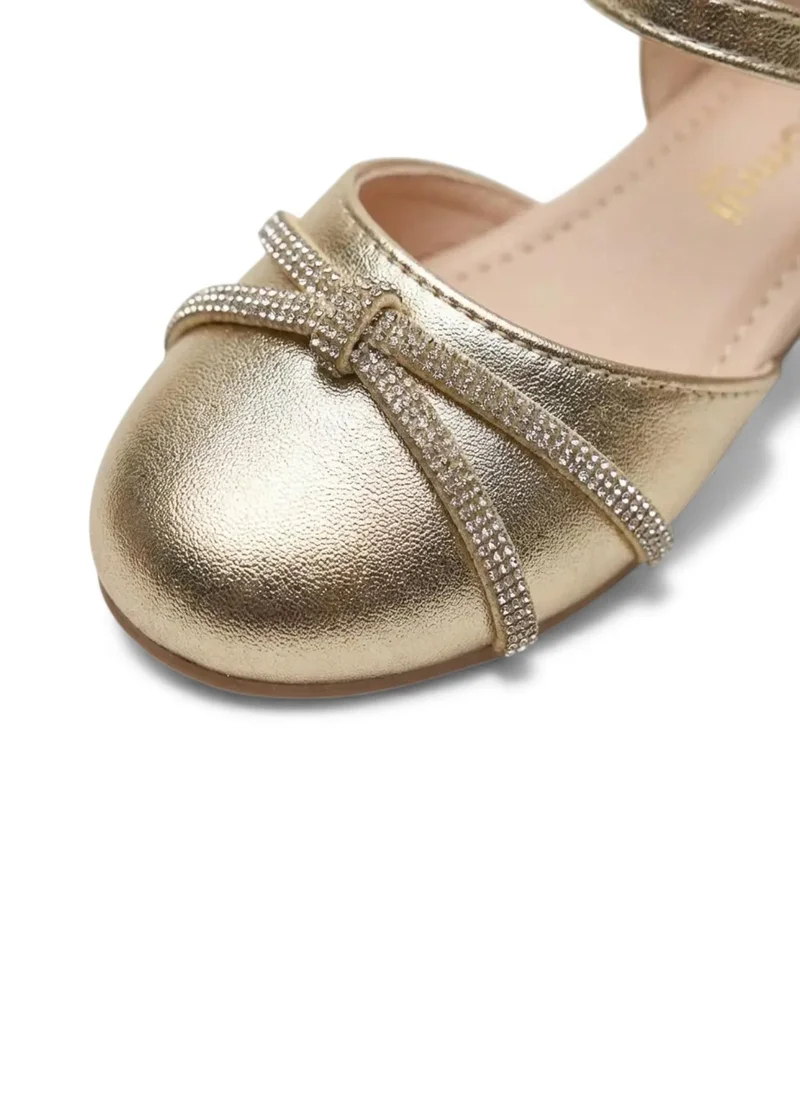 Geoomnii Gold Infant Girls’ Closed Flat Shoes – Soft, Lightweight & Comfortable Fit for Women | Best Price UAE