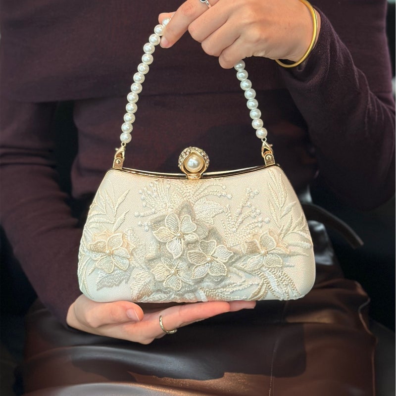 Women's Retro Embroidered Handbag - Image 4