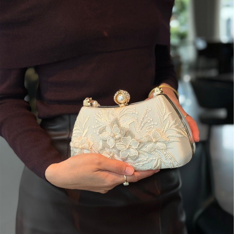 Women's Retro Embroidered Handbag - Image 5