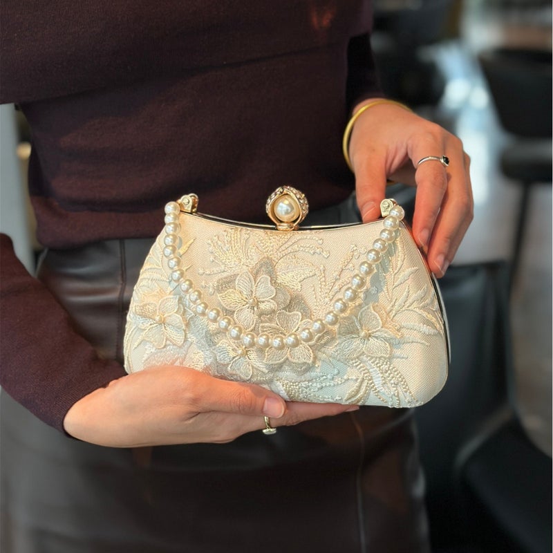 Women's Retro Embroidered Handbag - Image 3