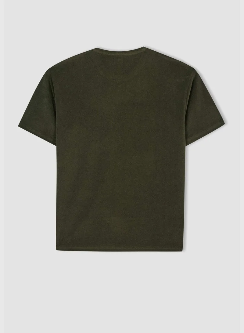 ديفاكتو Boxy Fit Short Sleeve T-Shirt