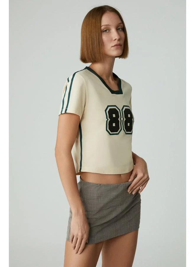 Ethiquet YEIDY Women's Slim Printed Short Sleeve Asymmetrical Neck Beige T-Shirt.