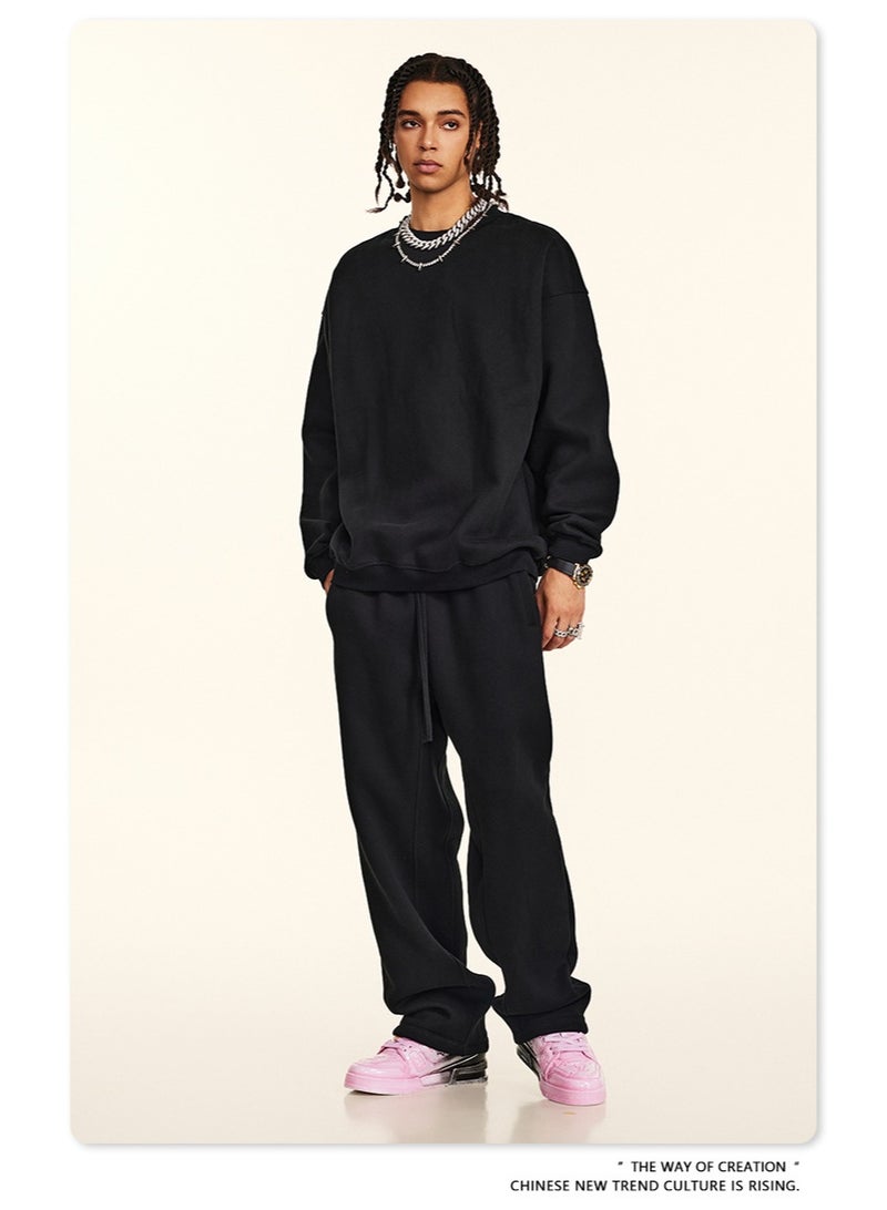 بى طقم هودي جديد من ماركة أمريكية عصرية، إصدار 2025، قطعتان: هودي بأكمام طويلة مبطن بالفرو، بياقة دائرية، وبنطال رياضي بقصة مستقيمة، مناسب للجنسين (أسود). - Image 2