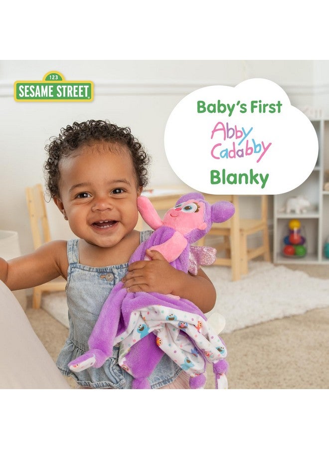 Kids Preferred بطانية آبي كادابي من شارع السمسم المفضلة للأطفال مصنوعة من مادة ناعمة مع زوايا مربوطة وحلقة مصاصة للأطفال والرضع - Image 2