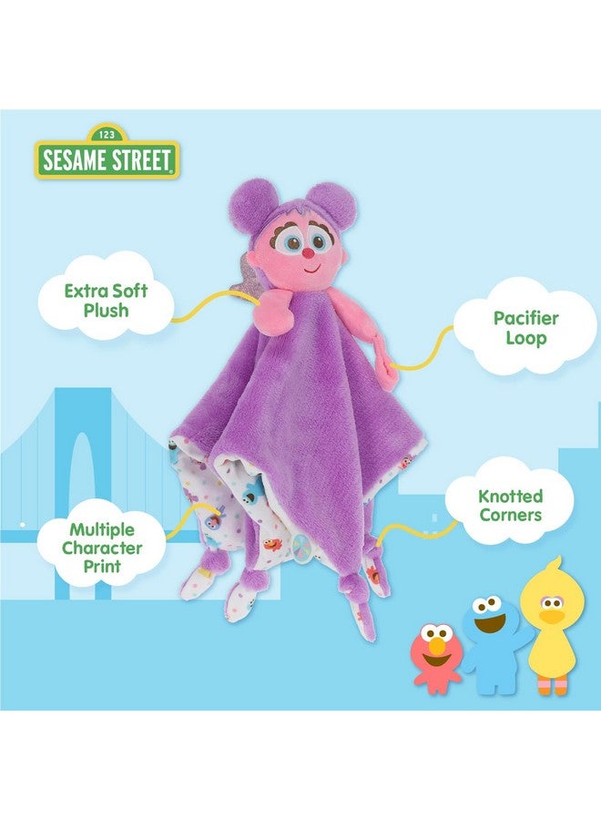 Kids Preferred بطانية آبي كادابي من شارع السمسم المفضلة للأطفال مصنوعة من مادة ناعمة مع زوايا مربوطة وحلقة مصاصة للأطفال والرضع - Image 4