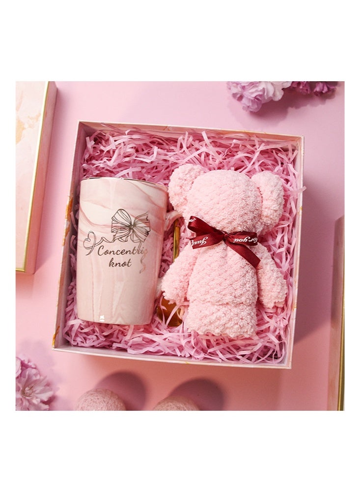 علبة هدايا للنساء طقم كوب ومنشفة بشكل دب عملي بتصميم أنيق - وردي - Image 1