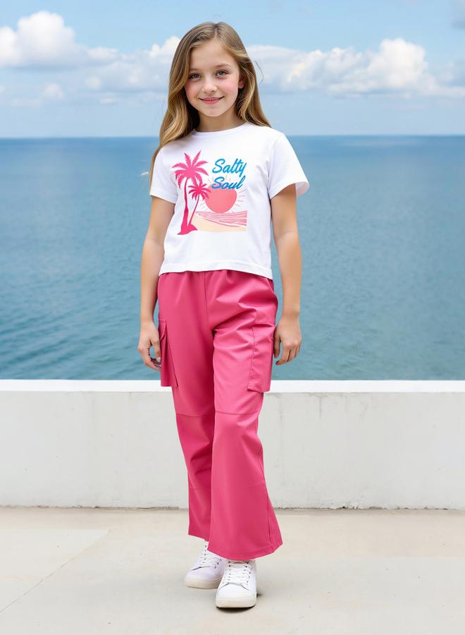 تايك تو طقم تيشيرت بطبعة جرافيك مع بنطال كارجو - Image 4