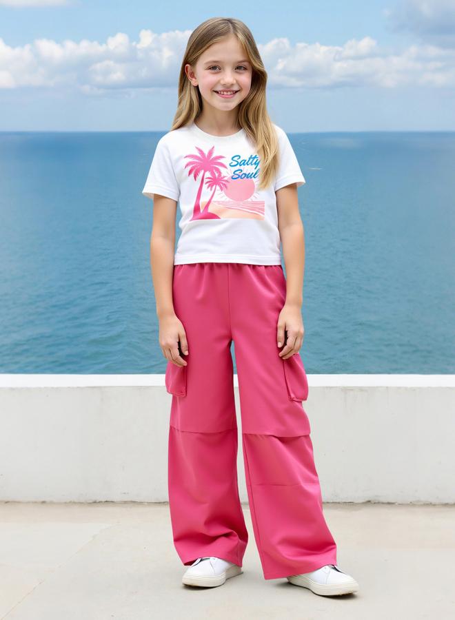 تايك تو طقم تيشيرت بطبعة جرافيك مع بنطال كارجو - Image 1