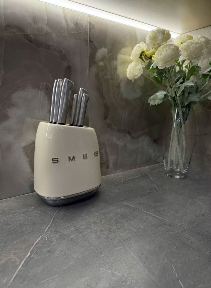 SMEG KBSF02 50'STYLE 7 PIECE KNIFE BLOCK SET -GERMAN STAINLESS STEEL,ACACIA WOOD - Image 4