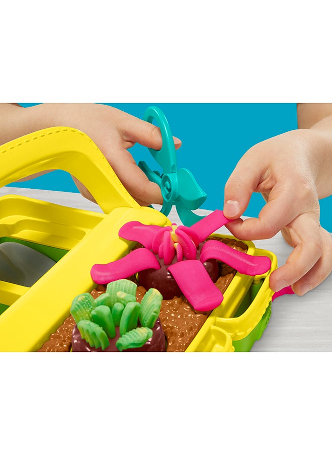 Play-Doh Blooming Flower Garden Toy Playset, Nature Pretend Play, Kids Arts & Crafts Ages 3+  - Image 4