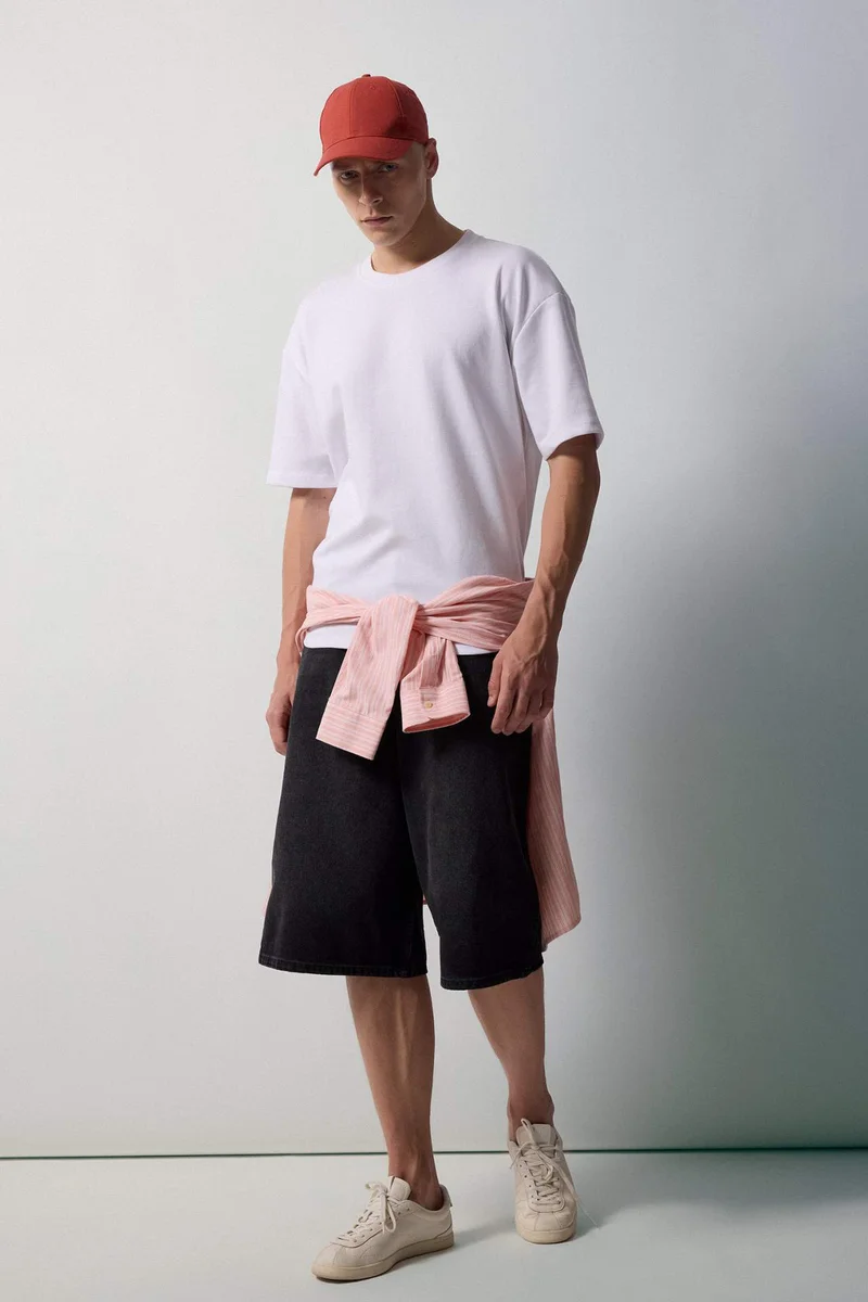 ديفاكتو Oversize Crew Neck Short Sleeve T-Shirt