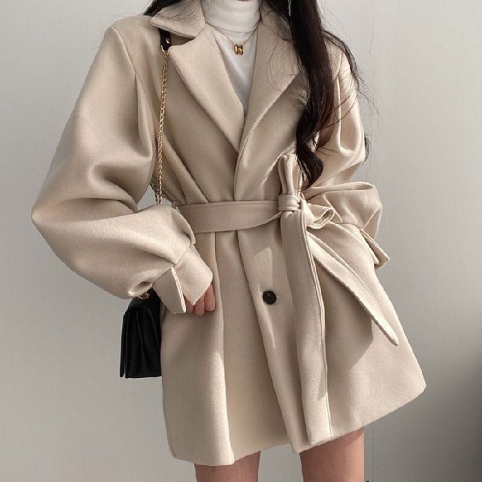 Hong Kong-style autumn and winter clothes 2024 vintage suit coat collar strap waist lantern sleeve small woolen coat women Apricot