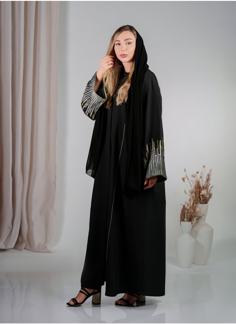 نور زارا - عباية سوداء أنيقة بأكمام ووشاح مزخرف - Image 1