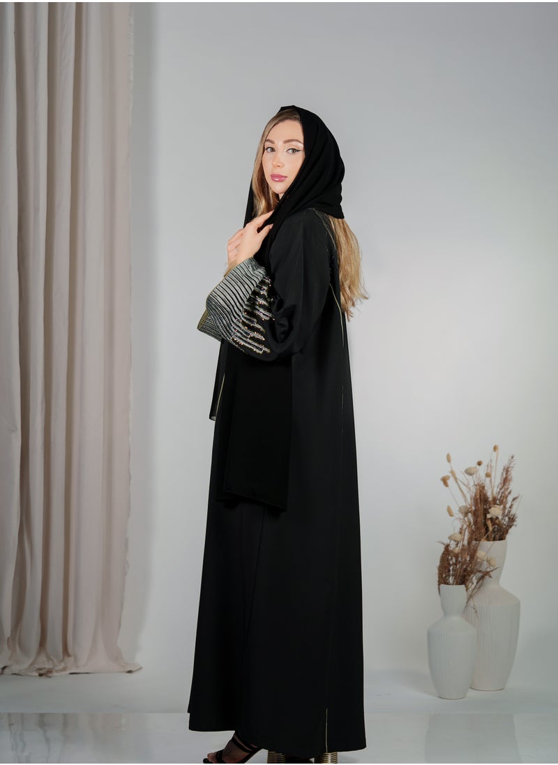 نور زارا - عباية سوداء أنيقة بأكمام ووشاح مزخرف - Image 1