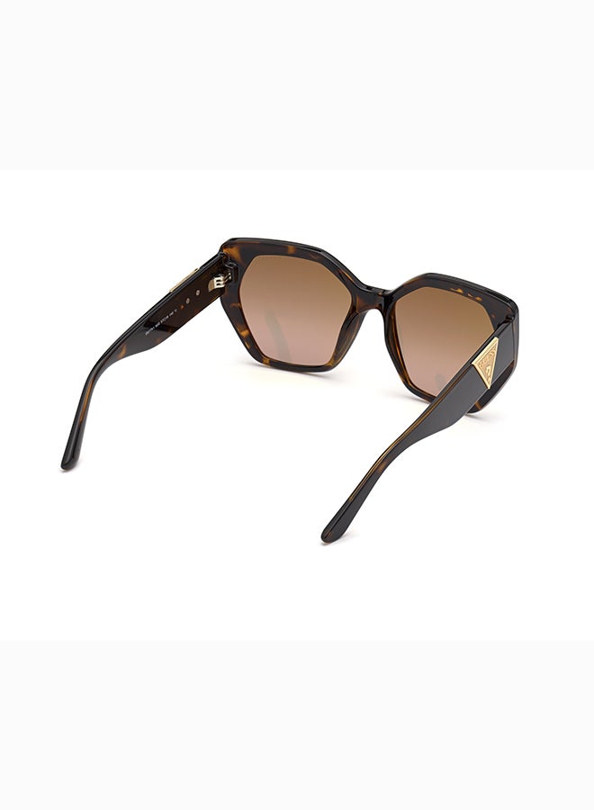 GUESS نظارات شمسية بلاستيكية كاملة الإطار للنساء من غيس - Image 5