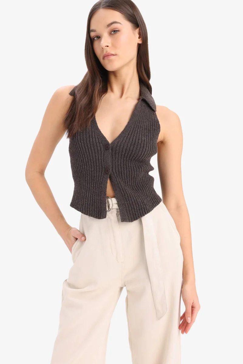 Defacto Slim Fit Polo Collar Vest