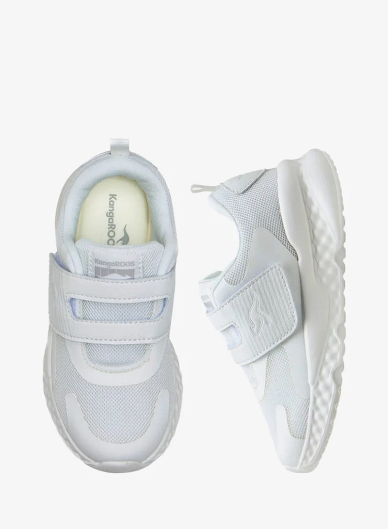 كانغاروس أحذية مدرسية للأولاد بنعل خارجي بنمط لوح مع إغلاق بشريط لاصق