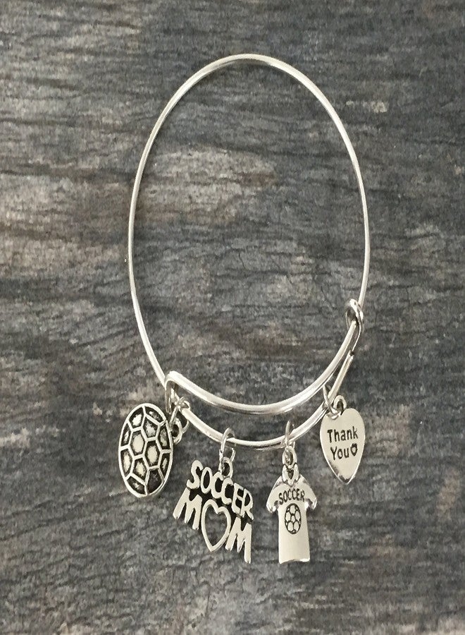 إنفينيتي كوليكشن سوار إنفينيتي كوليكشن بتصميم "أم كرة القدم" - سوار قابل للتعديل مزين بكرة قدم وقميص رياضي وقلب شكر - هدية تقدير لأمهات الفرق الرياضية، أو لأعياد الميلاد، أو في نهاية الموسم - Image 5