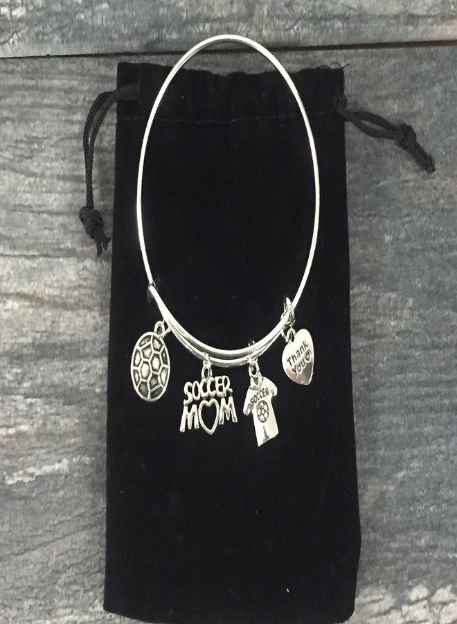 إنفينيتي كوليكشن سوار إنفينيتي كوليكشن بتصميم "أم كرة القدم" - سوار قابل للتعديل مزين بكرة قدم وقميص رياضي وقلب شكر - هدية تقدير لأمهات الفرق الرياضية، أو لأعياد الميلاد، أو في نهاية الموسم - Image 4