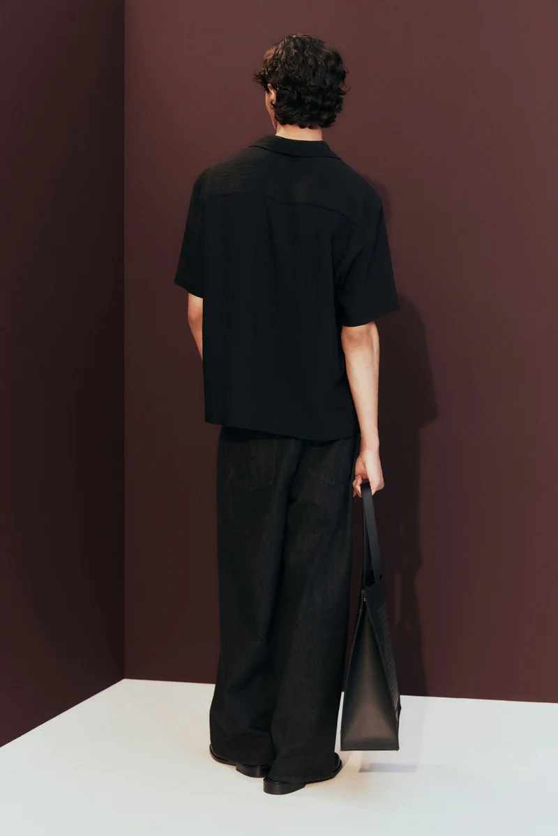 اتش اند ام قميص ريزورت مجعد بقصة فضفاضة