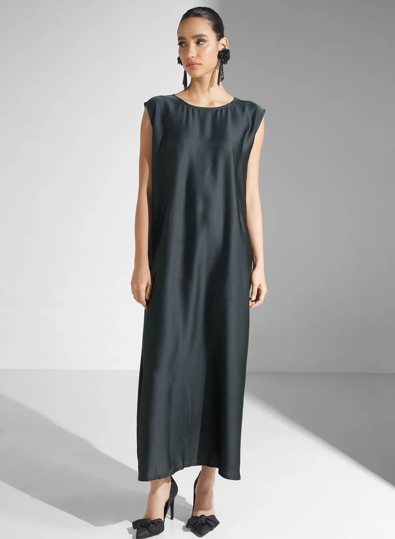 Meem by Mariyah Balloon Sleeve Abaya