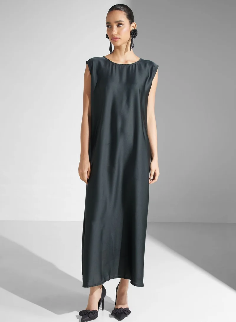 Meem by Mariyah Balloon Sleeve Abaya