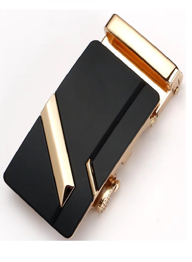 Exquisite men's belt buckle imported, made of high quality durable Metz, snaps on and off with all kinds of irregularities, jacket belt or bad buckle replacement.