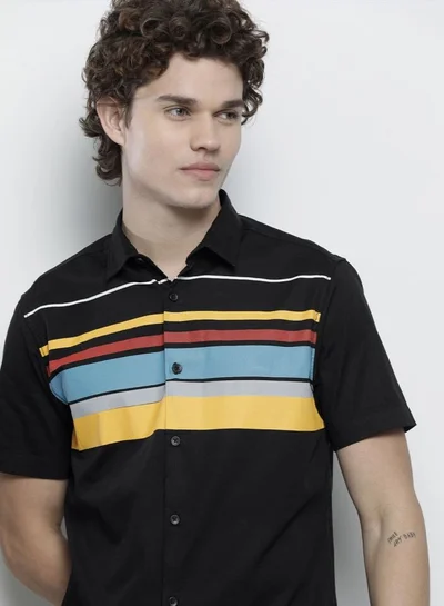 شركة المرآب الهندية Men Regular Fit Placement Print Half Sleeves Spread Collar Casual Shirt