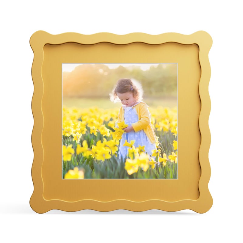 ثكرلوف إطار صور THKRLOF مقاس 8x8 بوصة مع حافة داخلية لإطار صور 6x6 بوصة، إطار خشبي ذو حواف مموجة وزجاج حقيقي، مناسب للطاولة والتعليق على الحائط، لون أصفر، عبوة واحدة - Image 1