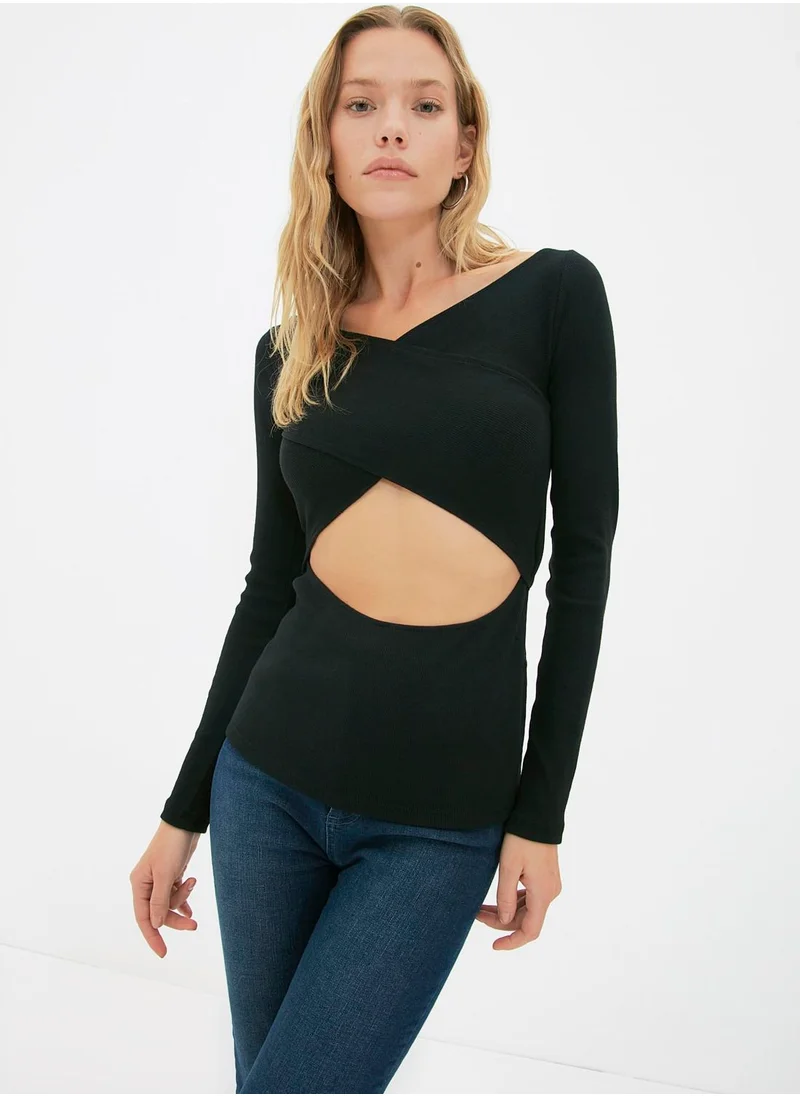 trendyol Cut Out Detail Knitted Top