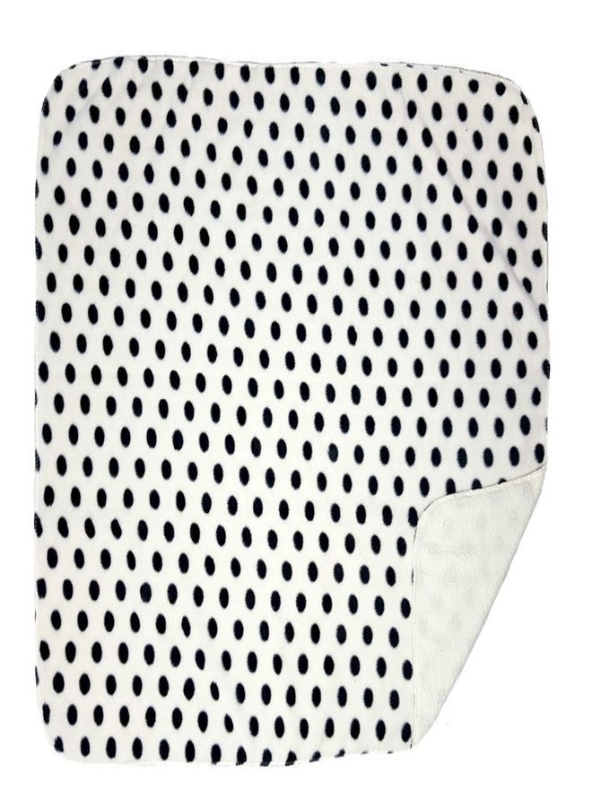 First Kick بطانية أطفال فائقة النعومة من فيرست كيك، مصنوعة من الصوف البوليستر المتين، تُستخدم كغطاء أو بطانية للأطفال الرضع (100 سم × 75 سم، من عمر 0-6 أشهر)، بنقاط سوداء. - Image 4