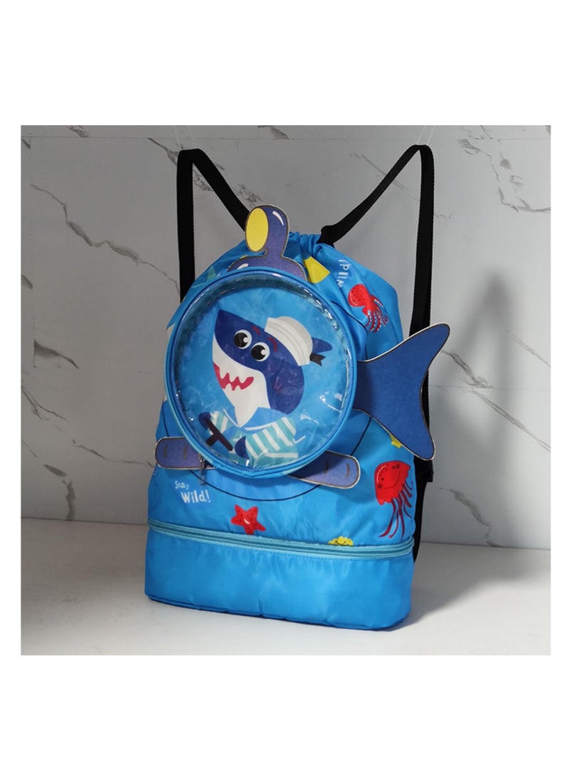 حقائب سباحة منفصلة جافة ورطبة للأطفال، حقيبة تخزين مقاومة للماء مع حجرة أحذية مستقلة للأولاد والبنات، حقيبة ظهر محمولة برباط بتصميم كرتوني للسباحة 42 × 28 × 10 سم (سمكة قرش) - Image 3