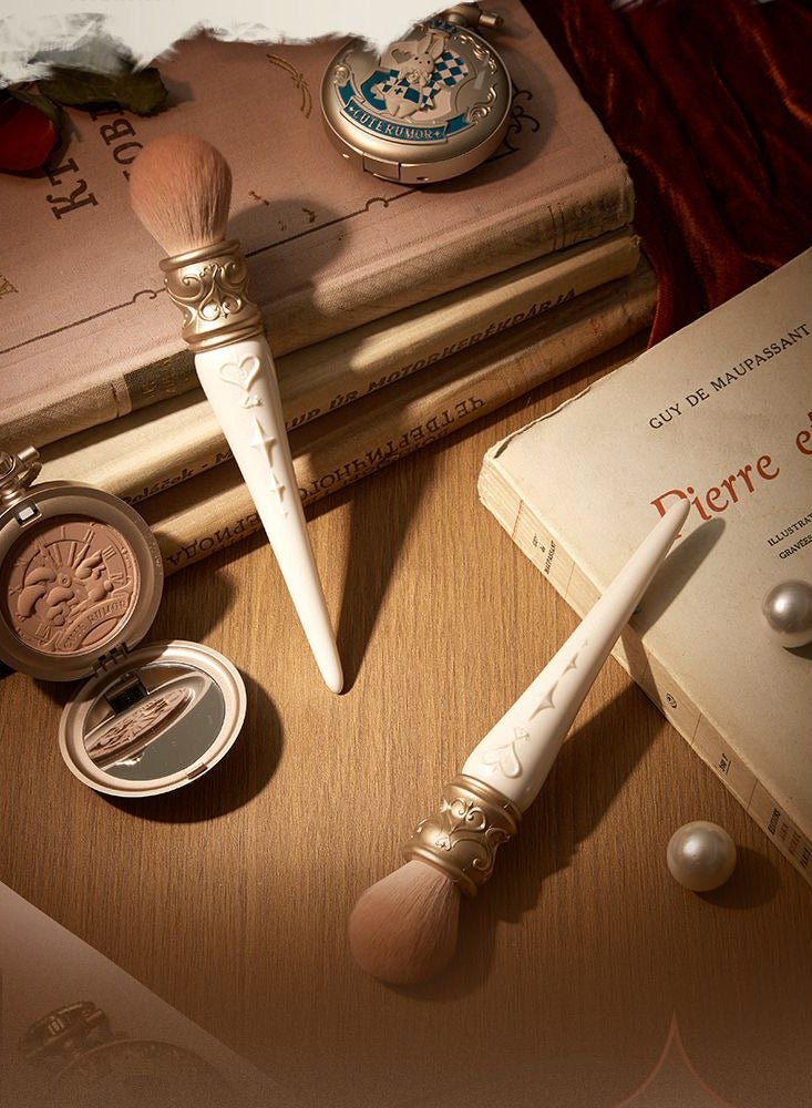 CUTE RUMOR Powder Blusher Color Brush Fluffy And Even Powder Round Head Brush Is Applied Three-dimensional Relief Design - Image 4