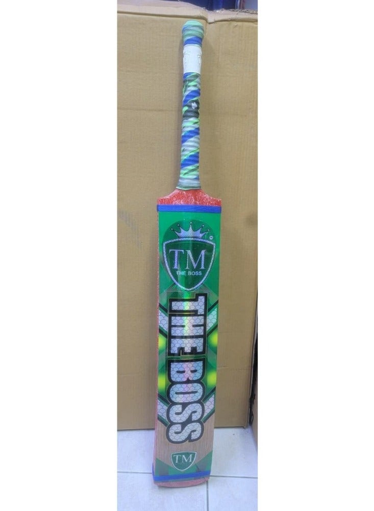 مضرب الكريكيت وكرة التنس