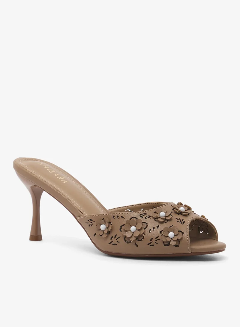 خزانة صنادل بكعب