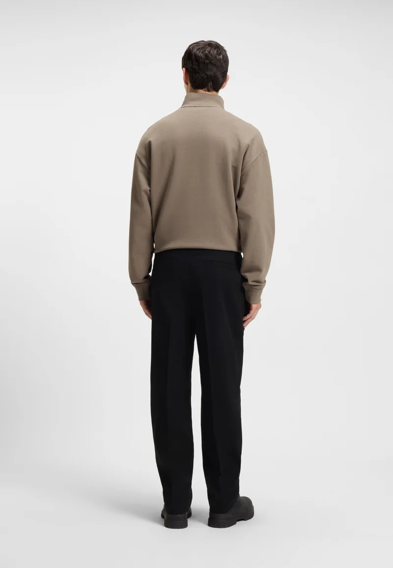 هوجو بنطلون بقصة عادية من قطن التويل الملمع