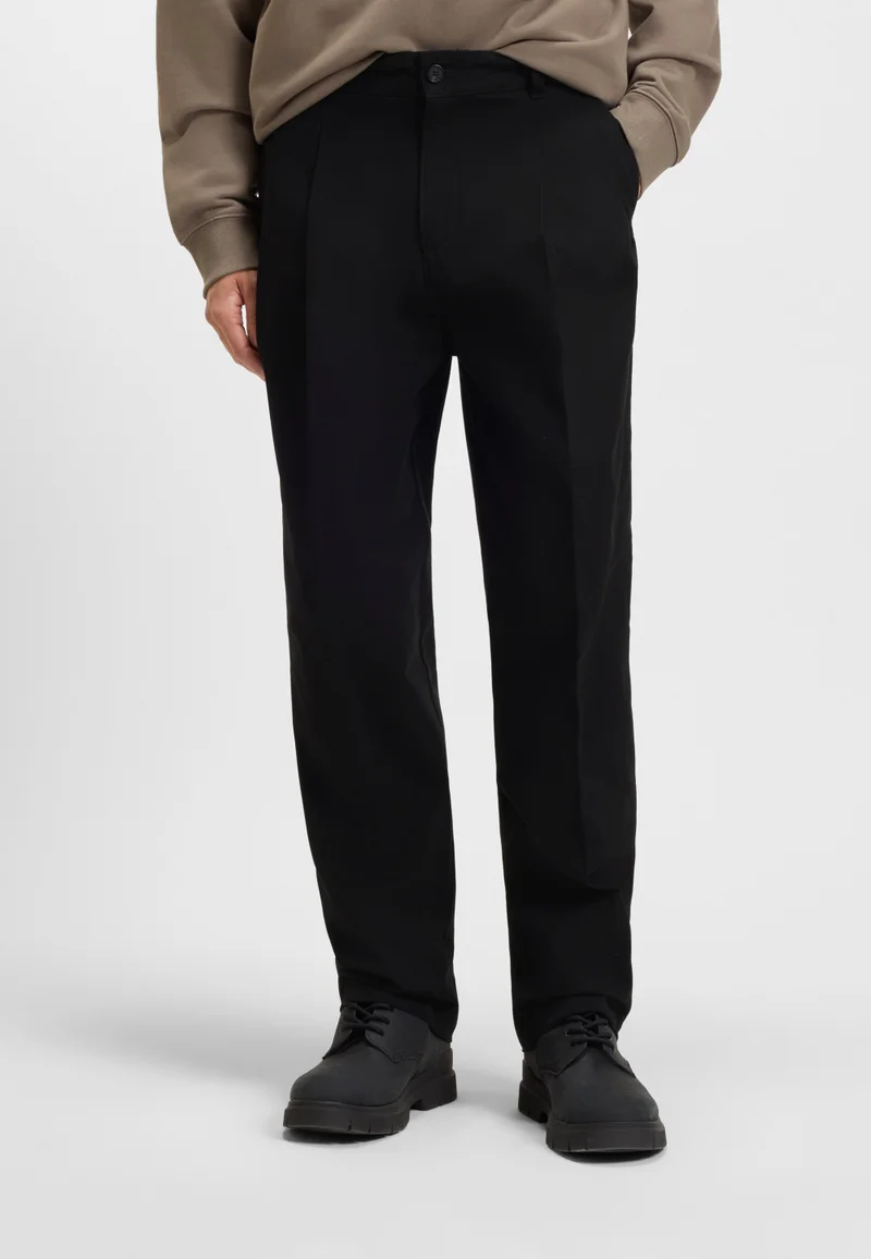 هوجو بنطلون بقصة عادية من قطن التويل الملمع