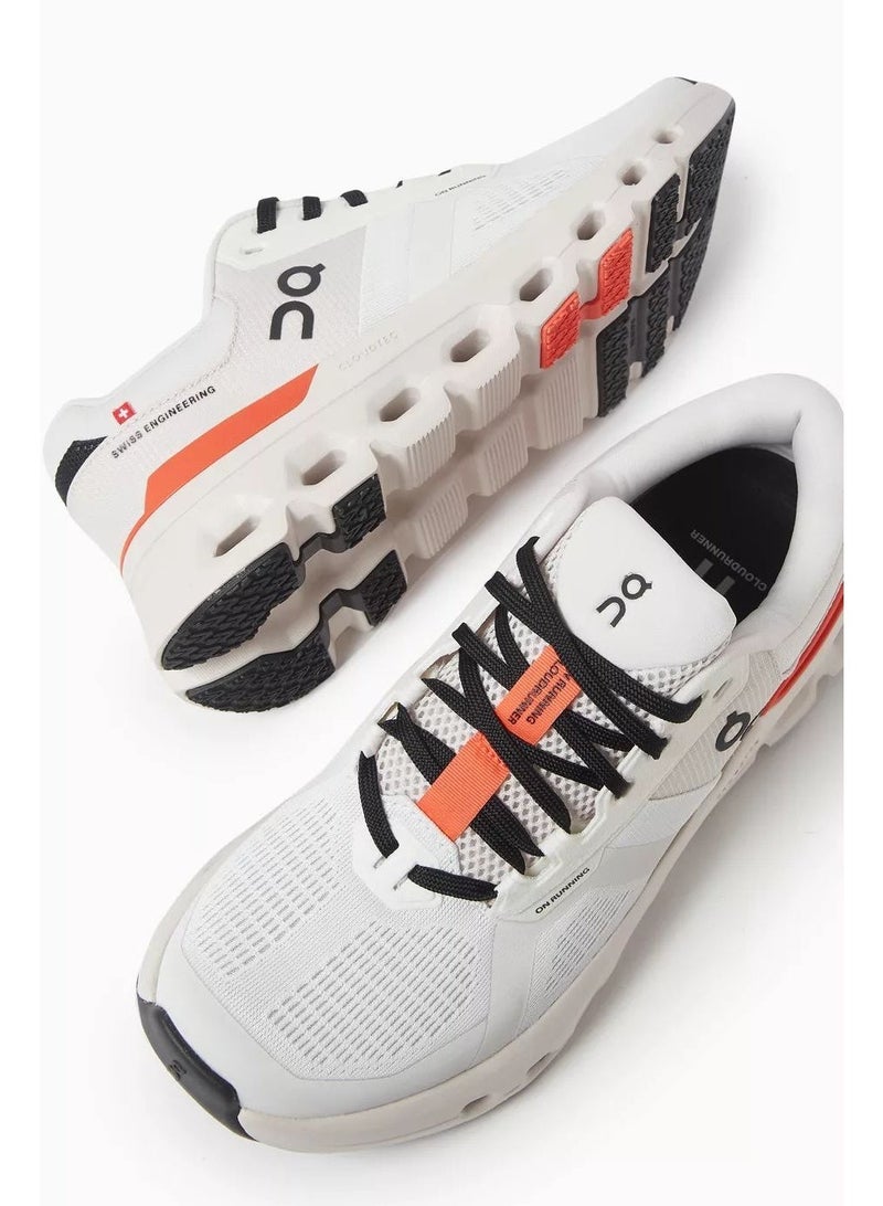 اون راننج حذاء رياضي Cloudrunner 2 من On Running - أبيض/رملي - Image 2