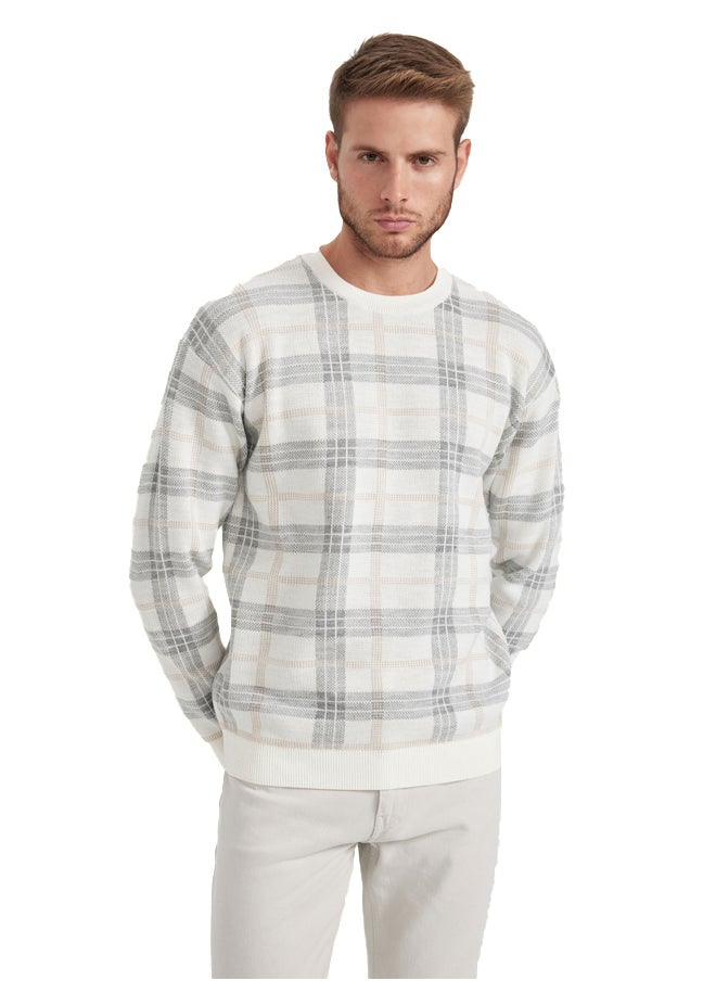 DeFacto Man Tricot Relax Fit Crew Neck Pullover  - Image 3