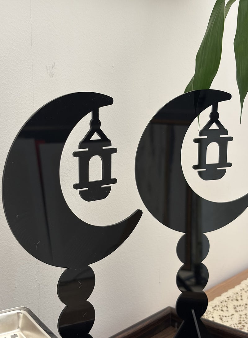 لوحة مجموعة من قطعتين ستاند ديكور من الأكريليك على شكل هلال يحمل فانوس رمضان - Image 4