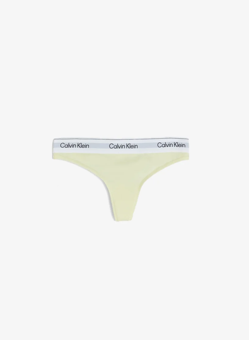 كالفن كلاين ثونج بشعار