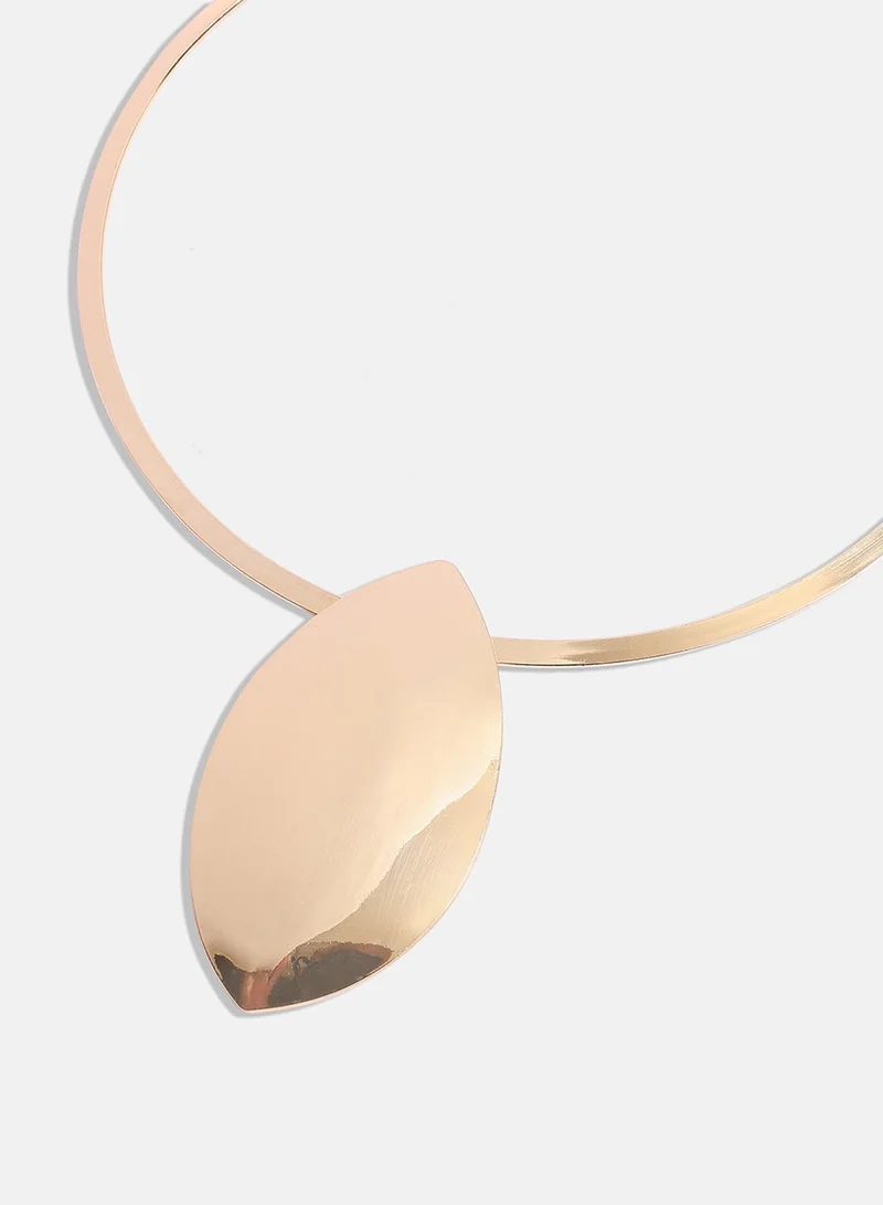 SOHI Metallic Oblong Artificial Necklace Jewellery