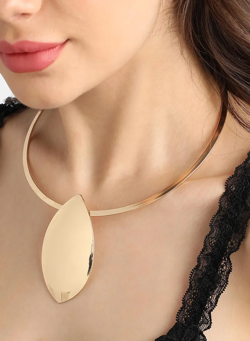 SOHI Metallic Oblong Artificial Necklace Jewellery
