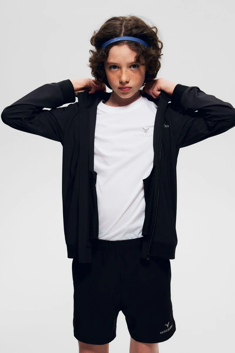 اتش اند ام جاكيت رياضي بتقنية دراي موف™