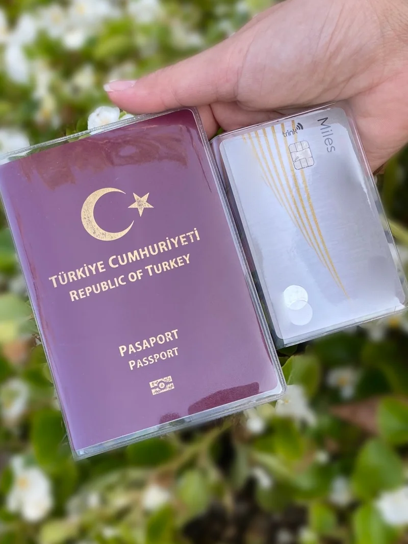 جيمبو 12 Piece Travel Set with 6 Transparent Passport Holders