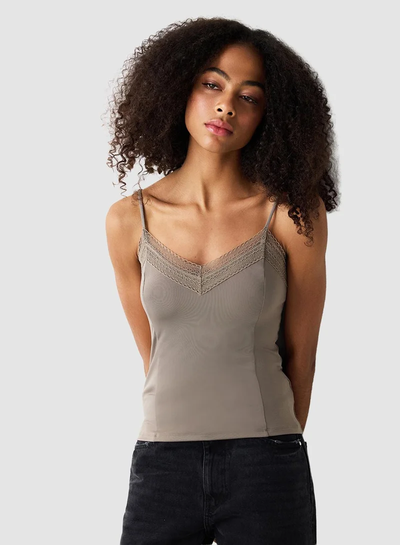 Penti V-Neck Lace Slim Fit Camisole