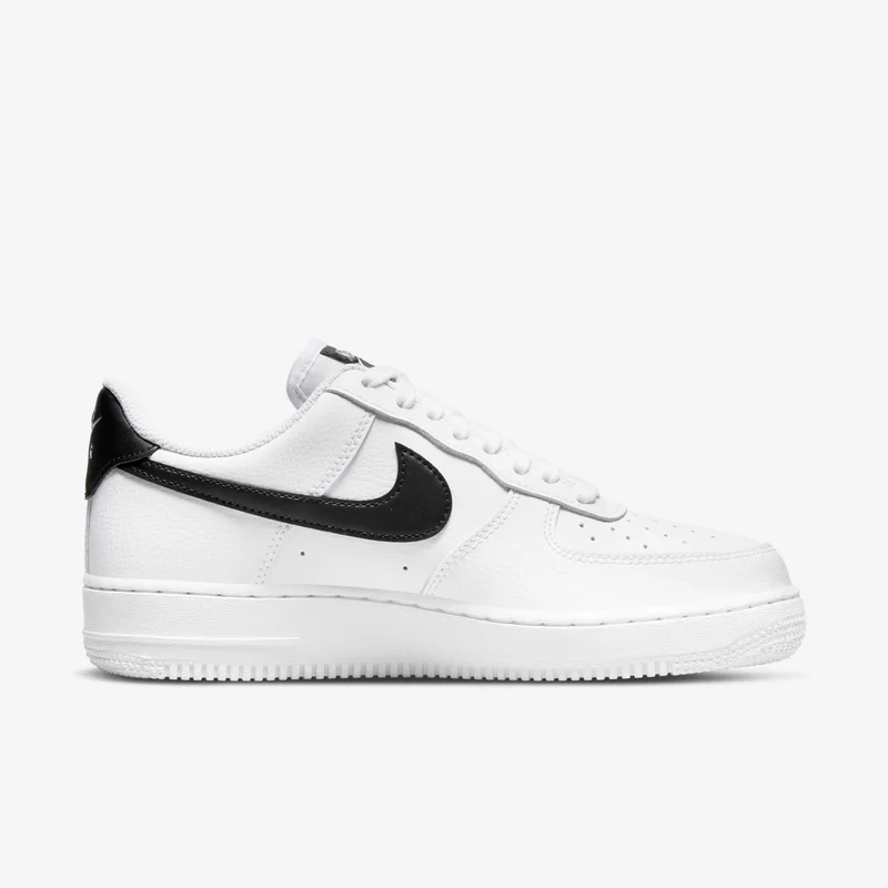 Nike Women's Air Force 1 '07 Shoes