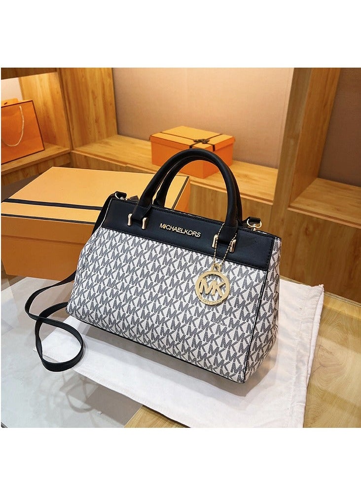 General - MICHAEL KORS Women's handbag - Image 1