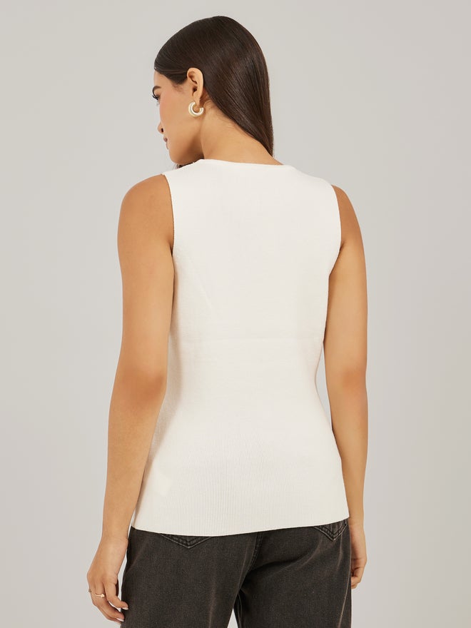Styli Styli Plain Sleeveless Waistcoat Look Knit Top  - Image 4