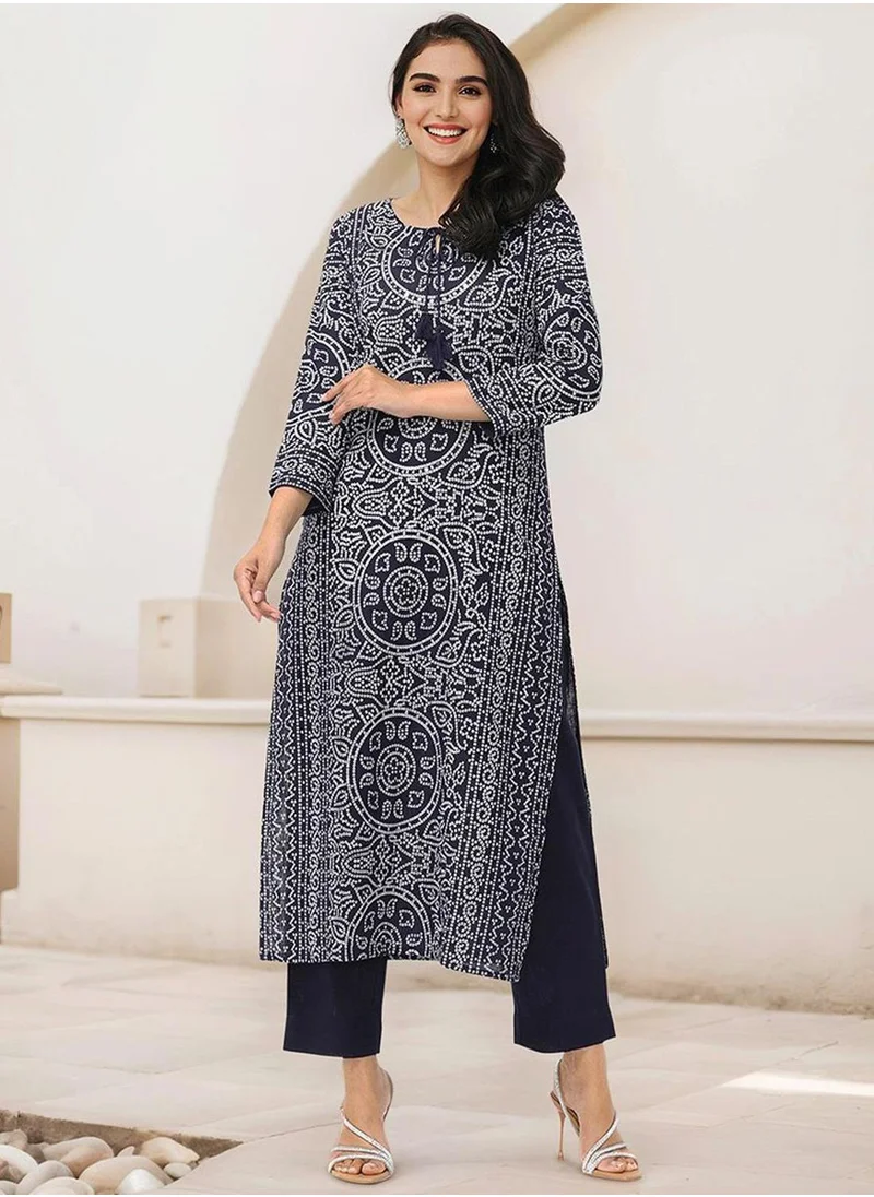 آي شين Navy Blue Kurta Set Straight Fit 3/4 Sleeve Sleeve made from Cotton featuring Self Design design and Round Neck neckline - Perfect for Ethinic!